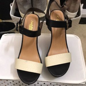Wedge sandals black white & brown heel size 7